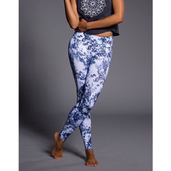 onzie tie dye leggings